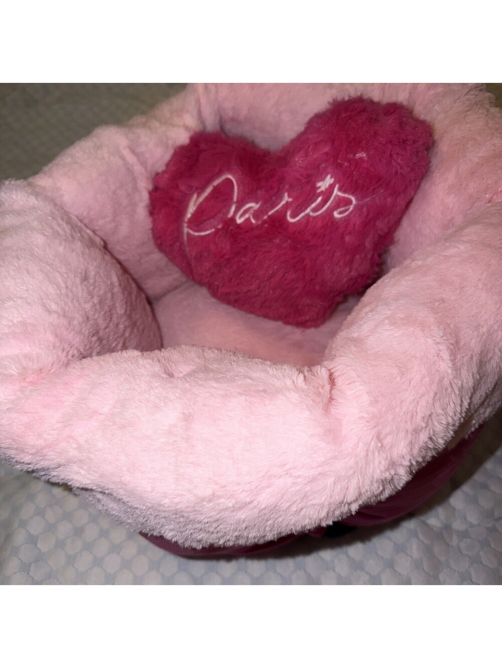 NWT Paris Hilton Pet Bed Pink Plush Cuddler tea cup bed w/pillow 18x18x10
